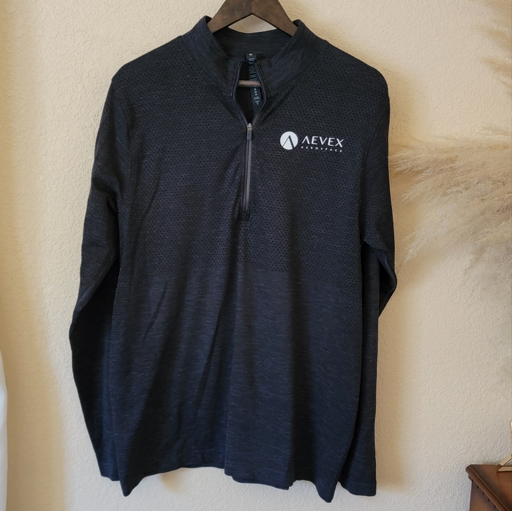 Lululemon Men's Metal Vent Tech Half Zip size L